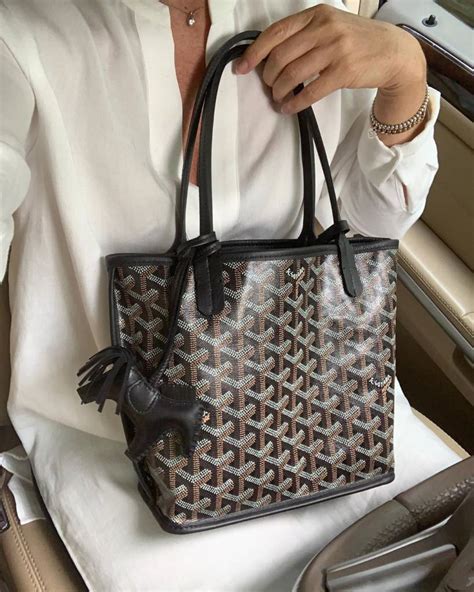 goyard belvedere mm price 2019|Goyard hardy pm bag price.